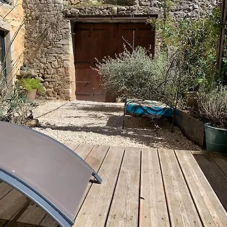 Дом отдыха Maison Atypique Avec Jardin Et Piscine