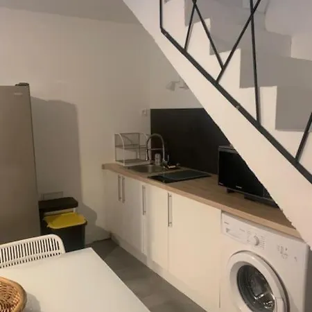 Maison Atypique Avec Jardin Et Piscine *