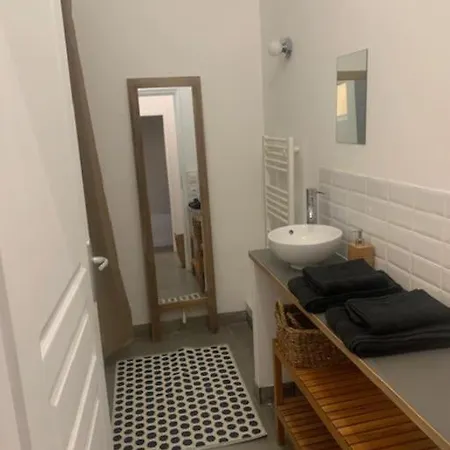 Дом отдыха Maison Atypique Avec Jardin Et Piscine