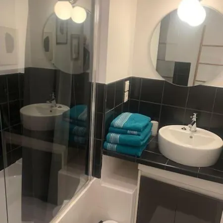 Дом отдыха Maison Atypique Avec Jardin Et Piscine